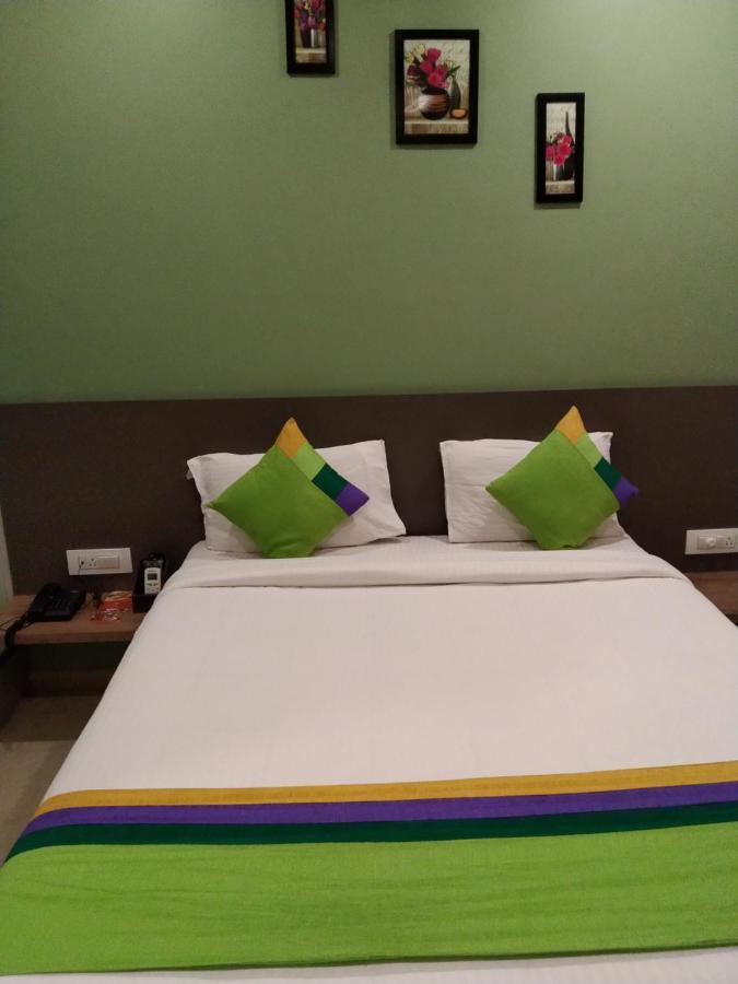 Hotel Ocean Suites Мумбаи Экстерьер фото